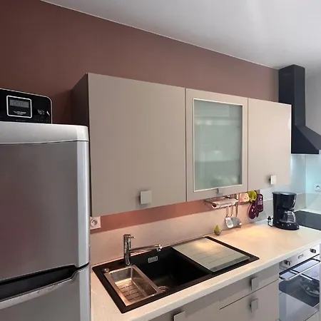 Le Chateau - 2 A 4 Pers - 300m De La De Tanchet - Barbecue Et Bain De Soleil