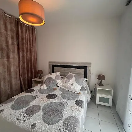 Le Chateau - 2 A 4 Pers - 300m De La De Tanchet - Barbecue Et Bain De Soleil بيت للعطل *