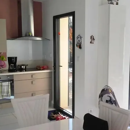 Le Chateau - 2 A 4 Pers - 300m De La De Tanchet - Barbecue Et Bain De Soleil * لي سابلِ دولونْ