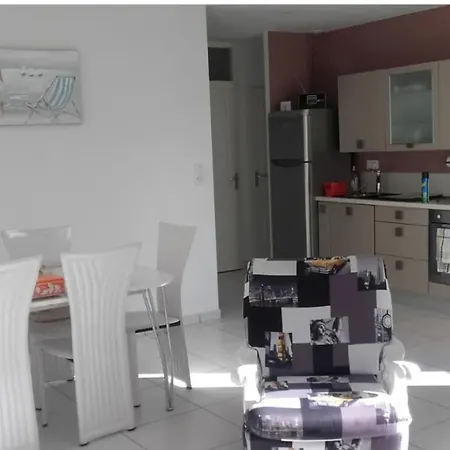 Le Chateau - 2 A 4 Pers - 300m De La De Tanchet - Barbecue Et Bain De Soleil لي سابلِ دولونْ