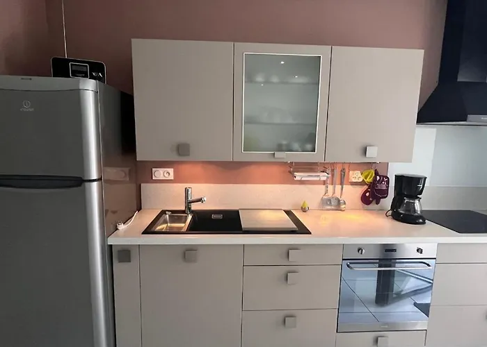 Le Chateau - 2 A 4 Pers - 300m De La De Tanchet - Barbecue Et Bain De Soleil Сasa de vacaciones