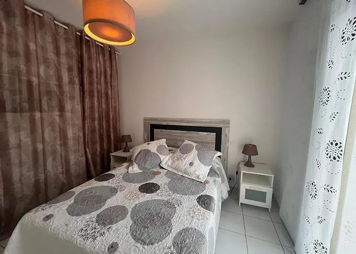 Le Chateau - 2 A 4 Pers - 300m De La De Tanchet - Barbecue Et Bain De Soleil Сasa de vacaciones *