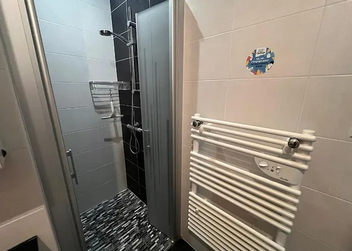 Le Chateau - 2 A 4 Pers - 300m De La De Tanchet - Barbecue Et Bain De Soleil